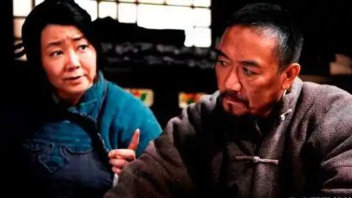 饭帅气丈夫甘当“家庭主夫”把她宠成宝K8凯发集团结婚34年只生孩子不做(图3)