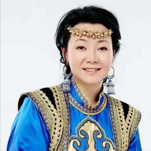 饭帅气丈夫甘当“家庭主夫”把她宠成宝K8凯发集团结婚34年只生孩子不做(图5)