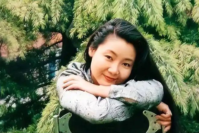 饭帅气丈夫甘当“家庭主夫”把她宠成宝K8凯发集团结婚34年只生孩子不做(图21)